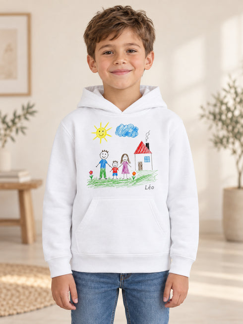 Garçon portant un sweat enfant K477 blanc personnalisé avec son dessin