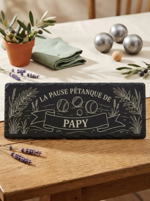 Planche apéro pétanque personnalisée en ardoise gravée avec le prénom Papy