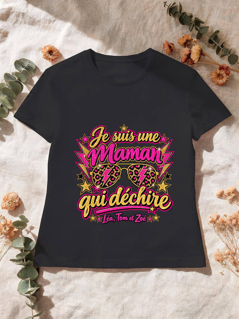 Visuel d’illustration – T-shirt femme noir avec le design « Je suis une Maman qui déchire », exemple avec le surnom seul