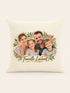 Visuel d’illustration – housse de coussin naturel 40 × 40 cm, vue de face, avec un portrait de famille en style Portrait signature, texte « Famille Laurent »