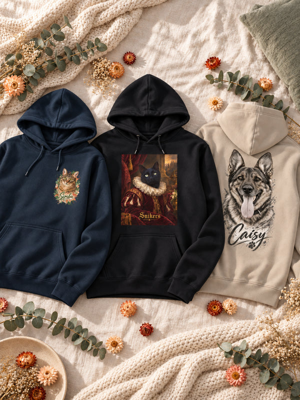 Trois sweats homme personnalisés présentant les emplacements côté cœur, grand devant et grand dos.