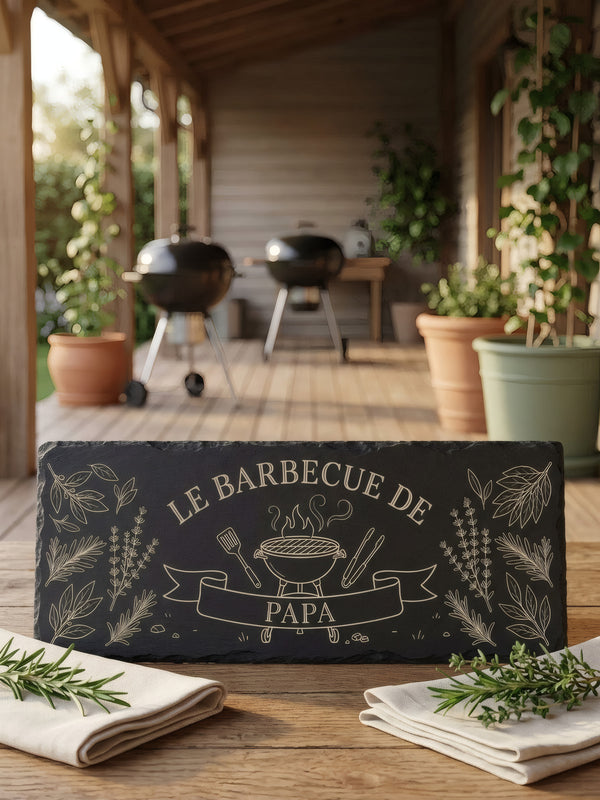 Planche apéro barbecue personnalisée en ardoise gravée avec le prénom Papa