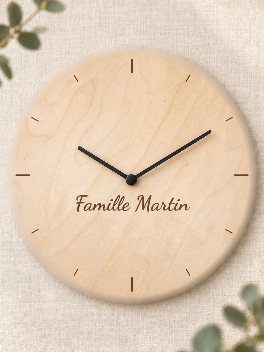 Visuel d’illustration – gros plan de la gravure dans le bois : index et « Famille Martin »